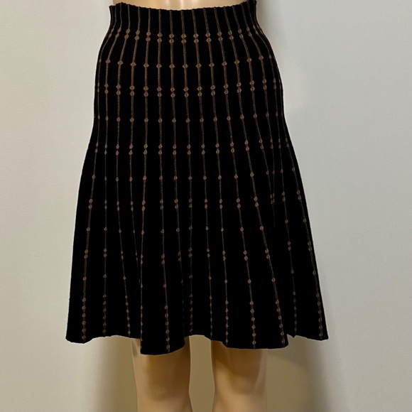 NWOT Short Sweater-Knit A-line Skirt, Dark Academia Knee Max Studio, Size M - Picture 5 of 9